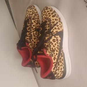 Nike Court  Women's Air Vapor Wing  Fearless Leopard Shoes Size 9.5